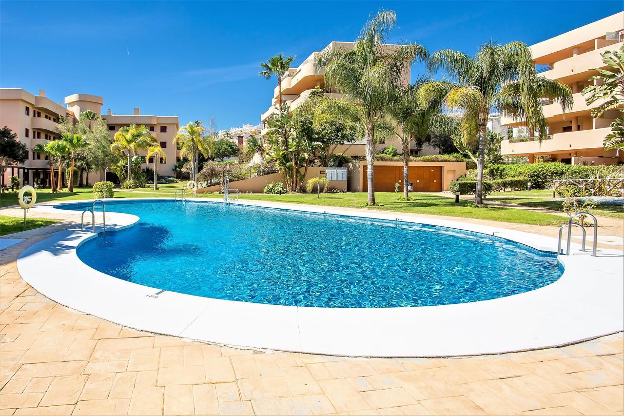 Lets In The Sun Blue Cala Apartment La Cala De Mijas Exterior photo